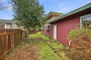 830 Chicago Ave, Bandon, OR 97411 - Photo 37