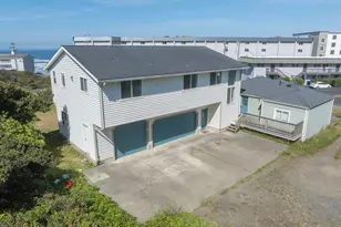 563 SW 4th St, Newport, OR 97365 - Photo 1