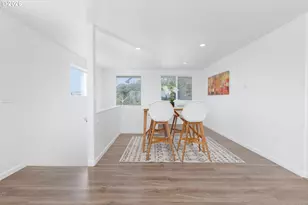 563 SW 4th St, Newport, OR 97365 - Photo 9