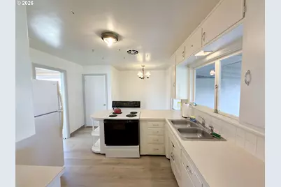 725 SW 11th St, Hermiston, OR 97838 - Photo 5