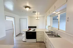 725 SW 11th St, Hermiston, OR 97838 - Photo 5