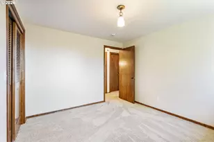 1105 SW 10th Dr, Gresham, OR 97080 - Photo 23