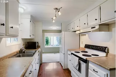 11564 SW Royal Villa Dr, Tigard, OR 97224 - Photo 7