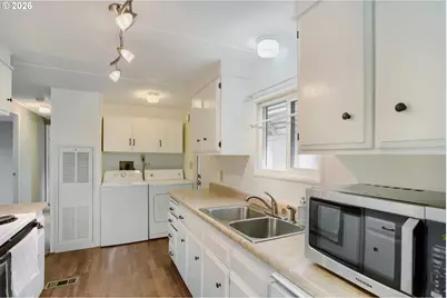 11564 SW Royal Villa Dr, Tigard, OR 97224 - Photo 9