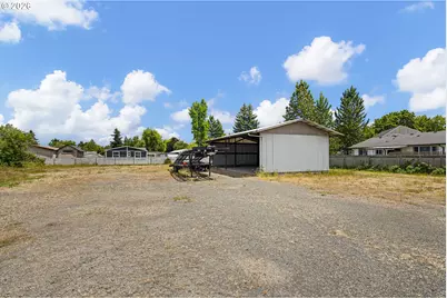 1551 S Bertelsen Rd, Eugene, OR 97402 - Photo 11