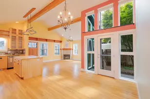 255 23rd St, Astoria, OR 97103 - Photo 5