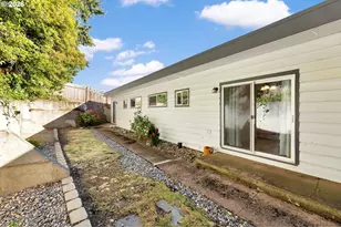 2102 NW Kelly Dr, Vancouver, WA 98665 - Photo 23