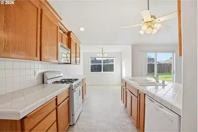 734 E 15th Cir, La Center, WA 98629 - Photo 13