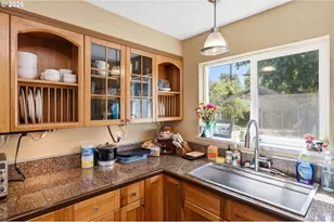 637 Tinamou Ln, Springfield, OR 97477 - Photo 9
