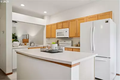 775 SW Dillan Dr, Beaverton, OR 97006 - Photo 15