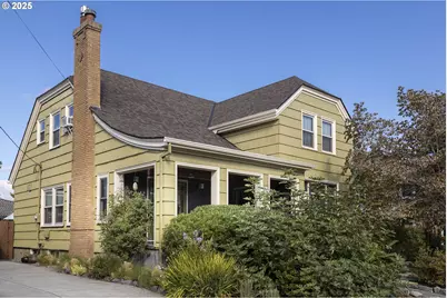 323 SE Cowls St, McMinnville, OR 97128 - Photo 1