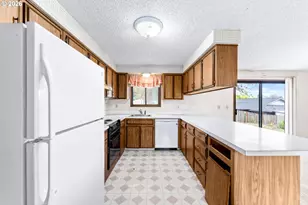 635 Collins Crest St, Gladstone, OR 97027 - Photo 15