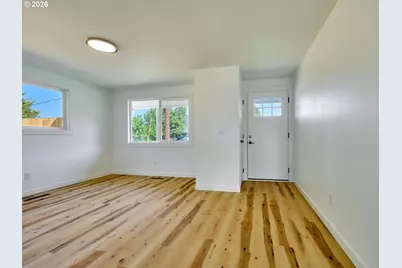 1086 Wilson St, Woodburn, OR 97071 - Photo 3