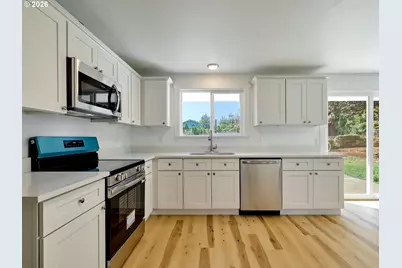 1086 Wilson St, Woodburn, OR 97071 - Photo 9