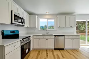 1086 Wilson St, Woodburn, OR 97071 - Photo 9