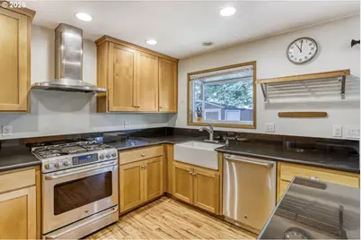 457 NW Yonia Ct, Hillsboro, OR 97124 - Photo 15