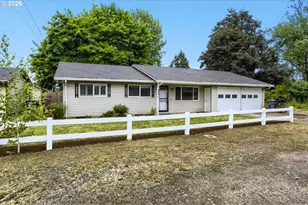 457 NW Yonia Ct, Hillsboro, OR 97124 - Photo 3