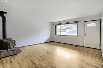 457 NW Yonia Ct, Hillsboro, OR 97124 - Photo 5