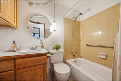 1065 Columbia Ave, Gladstone, OR 97027 - Photo 23