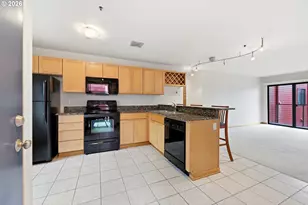 910 NW Naito Pkwy NW, Portland, OR 97209 - Photo 3