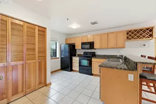 910 NW Naito Pkwy NW, Portland, OR 97209 - Photo 9