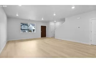 422 SW 32nd St, Battle Ground, WA 98604 - Photo 3