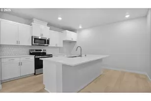 422 SW 32nd St, Battle Ground, WA 98604 - Photo 5