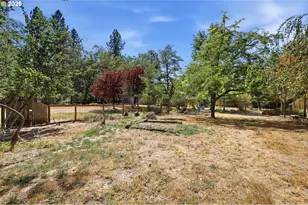 25804 Wiggins Ln, Veneta, OR 97487 - Photo 41