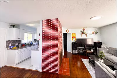 8647 NE Schuyler St, Portland, OR 97220 - Photo 5