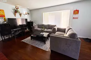 8647 NE Schuyler St, Portland, OR 97220 - Photo 7