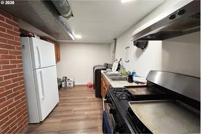 8647 NE Schuyler St, Portland, OR 97220 - Photo 19