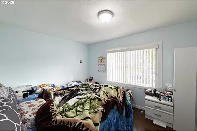 8647 NE Schuyler St, Portland, OR 97220 - Photo 13