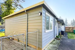 8647 NE Schuyler St, Portland, OR 97220 - Photo 27