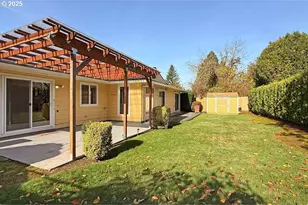 1350 NE Cochran Dr, Gresham, OR 97030 - Photo 25