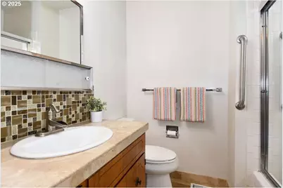 1350 NE Cochran Dr, Gresham, OR 97030 - Photo 23