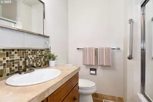 1350 NE Cochran Dr, Gresham, OR 97030 - Photo 23