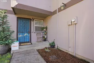 2379 SE 112th Ave, Portland, OR 97216 - Photo 5