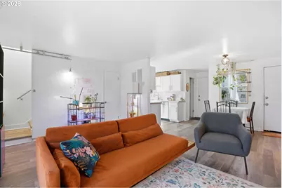 2379 SE 112th Ave #2, Portland, OR 97216 - Photo 5