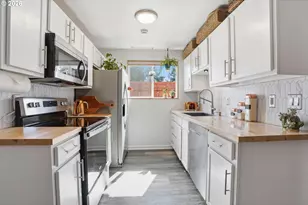 2379 SE 112th Ave, Portland, OR 97216 - Photo 11