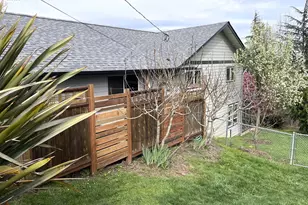 1945 Sunrise Blvd, Eugene, OR 97405 - Photo 35