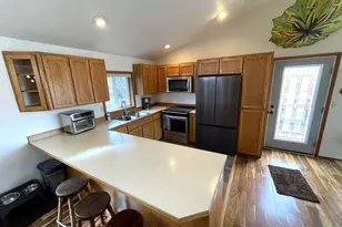 1945 Sunrise Blvd, Eugene, OR 97405 - Photo 5