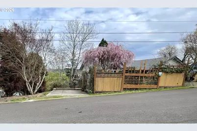 1945 Sunrise Blvd, Eugene, OR 97405 - Photo 47