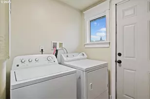 391 W 1st St, Halsey, OR 97348 - Photo 21