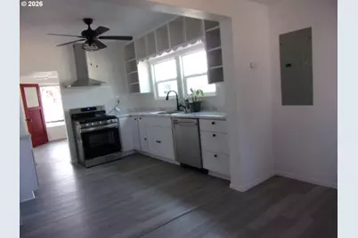 222 W 1st Ave, Riddle, OR 97469 - Photo 11