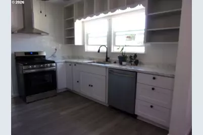 222 W 1st Ave, Riddle, OR 97469 - Photo 9