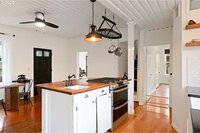 316 S 17th St, Philomath, OR 97370 - Photo 9