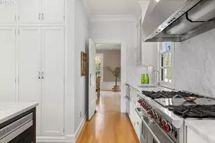 2228 SW 21st Ave, Portland, OR 97201 - Photo 17