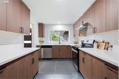 7185 SW Leslie St, Portland, OR 97223 - Photo 11