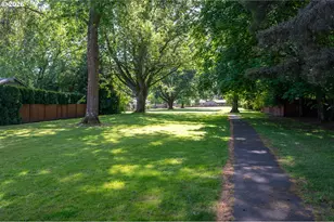 2725 SE Hollyhock Ct, Hillsboro, OR 97123 - Photo 29
