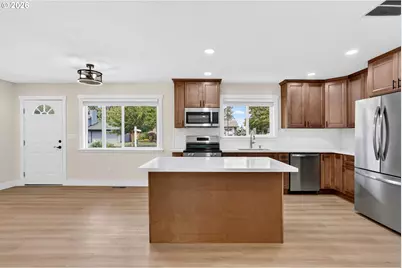 13670 SW 21st St, Beaverton, OR 97008 - Photo 9